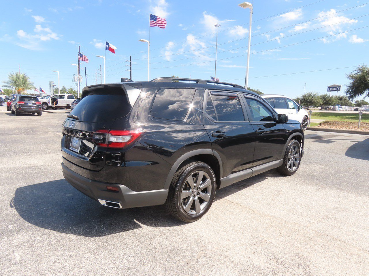 Used 2023 Honda Pilot Sport image 11
