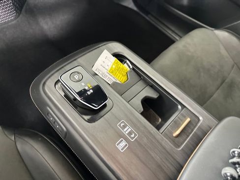 Used 2023 Nissan Ariya AWD image 20