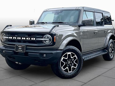Certified 2025 Ford Bronco Outer Banks AWD/4WD image 35