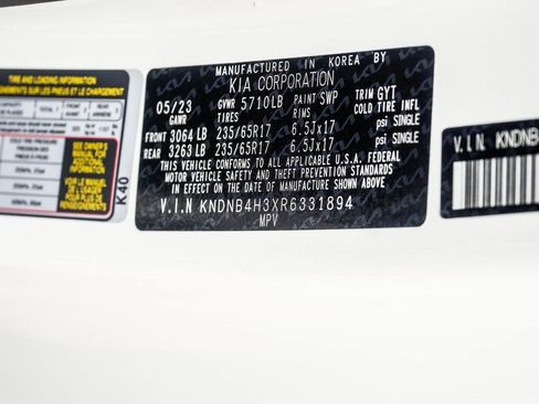 Used 2024 Kia Carnival LX FWD image 40