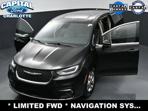 Used 2024 Chrysler Pacifica Limited FWD image 38