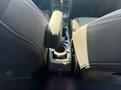 Used 2013 Ford Fiesta SE FWD image 19