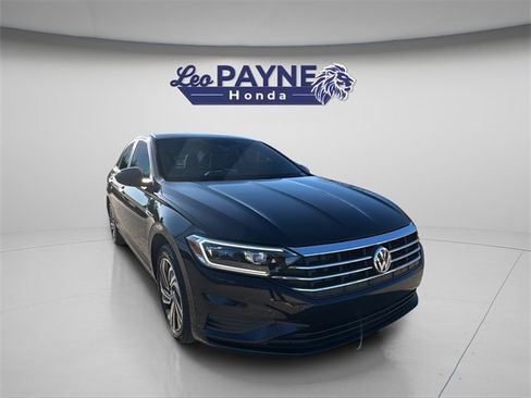 Used 2021 Volkswagen Jetta SEL image 1