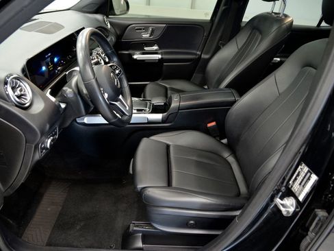 Used 2020 Mercedes-Benz GLB 250 4MATIC image 15