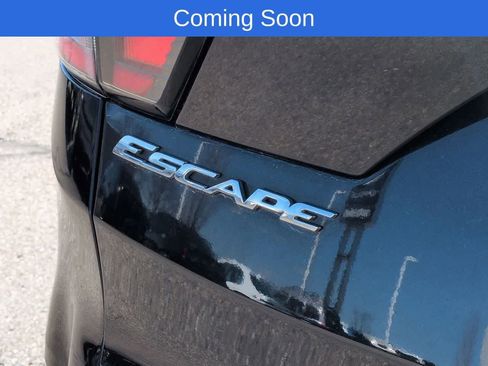 Used 2018 Ford Escape SEL image 12