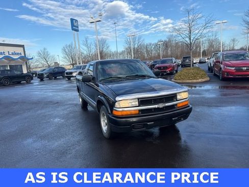 Used 2001 Chevrolet S10 Pickup LS w/ Preferred Equipment Group image 6