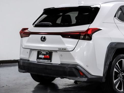 Used 2019 Lexus UX 200 w/ Premium Package FWD image 13