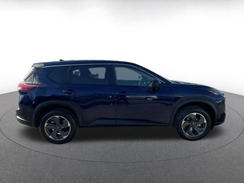 Used 2025 Nissan Rogue SV image 16