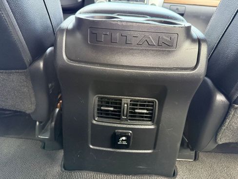 Used 2017 Nissan Titan SL image 35