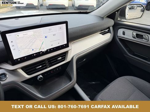 Used 2025 Ford Explorer Active AWD/4WD image 18