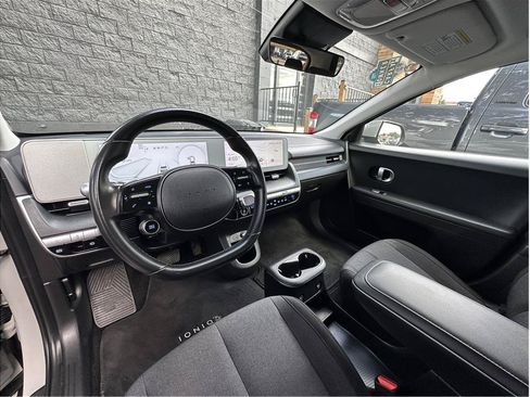 Used 2024 Hyundai Ioniq 5 SE AWD/4WD image 2