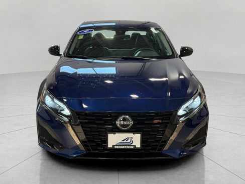 Used 2024 Nissan Altima 2.5 SR w/ SR Premium Package image 2