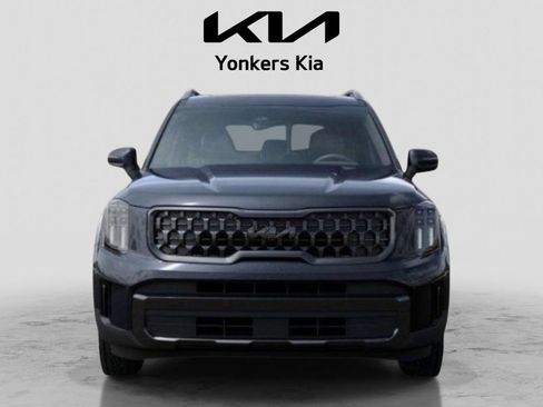 Used 2025 Kia Telluride AWD image 2