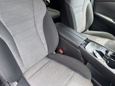 Used 2023 Nissan Rogue SV FWD image 11