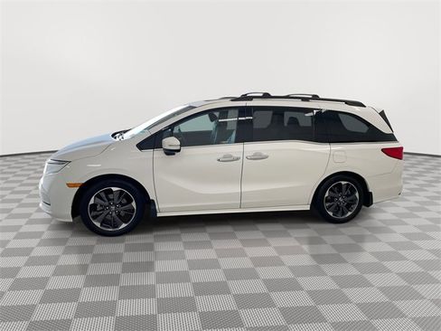 Used 2023 Honda Odyssey Elite image 6