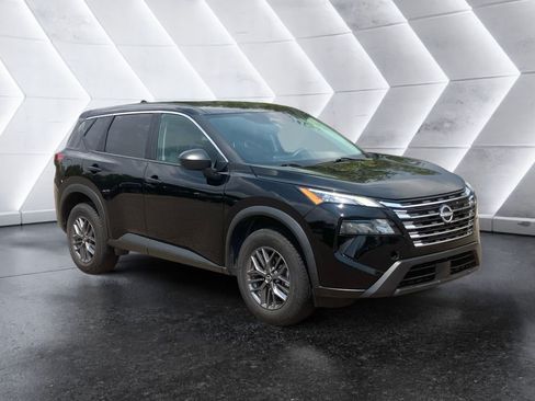 Used 2024 Nissan Rogue S AWD/4WD image 1