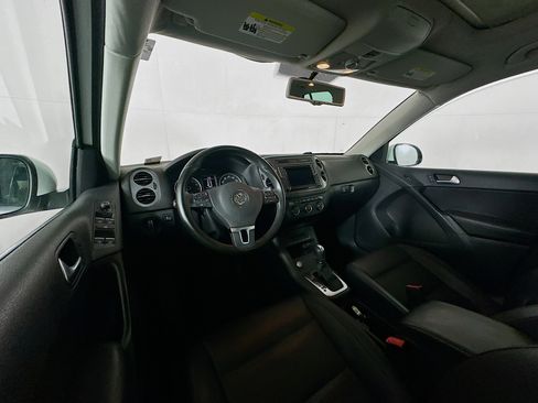 Used 2016 Volkswagen Tiguan SE image 18