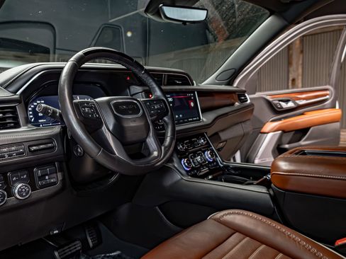 Used 2024 GMC Yukon Denali Ultimate image 14