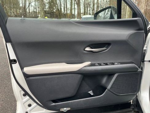 Used 2021 Lexus UX 200 w/ Premium Package image 19