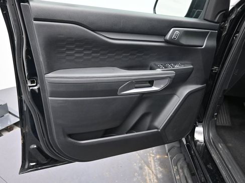 Used 2025 Ford Ranger XLT w/ Equipment Group 301A High image 9