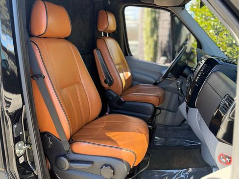 Used 2015 Mercedes-Benz Sprinter 2500 image 34