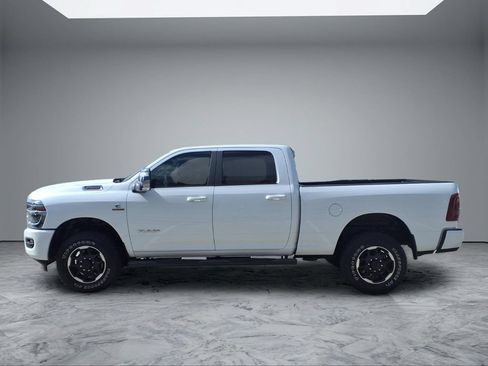Used 2026 RAM 2500 Laramie AWD/4WD image 4