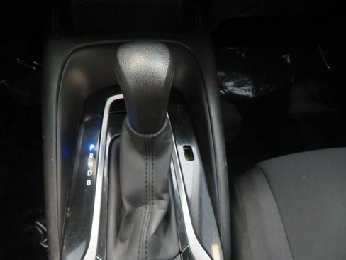 Used 2021 Toyota Corolla LE FWD image 41