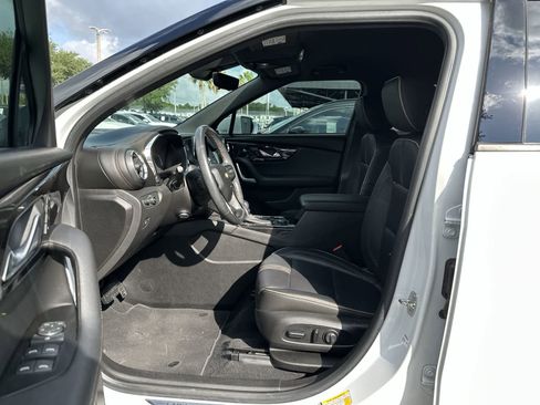 Used 2019 Chevrolet Blazer Premier w/ Driver Confidence II Package FWD image 2
