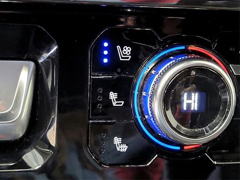 Used 2023 GMC Sierra 1500 AT4 w/ Technology Package image 26