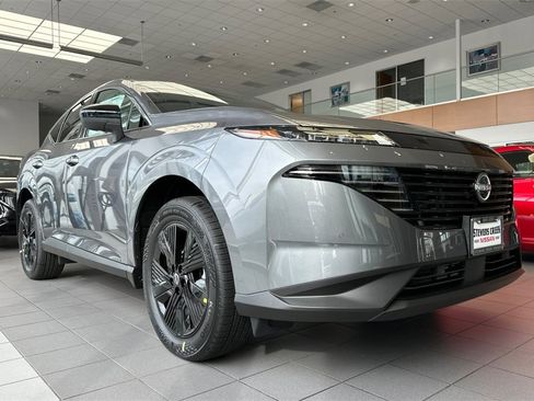 New 2025 Nissan Murano SV image 2