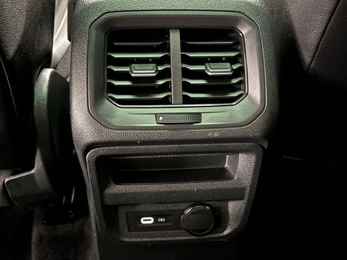 Used 2023 Volkswagen Tiguan SE image 22