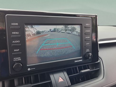 Used 2020 Toyota RAV4 LE FWD image 19