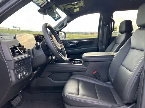 Used 2025 Chevrolet Tahoe LT AWD/4WD image 14