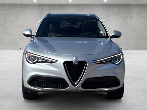 Used 2019 Alfa Romeo Stelvio image 17