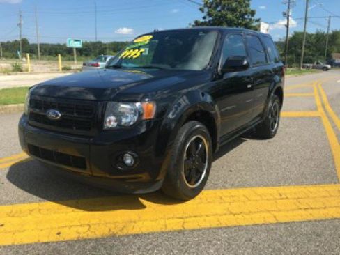 Used 2012 Ford Escape XLT w/ Sport Appearance Pkg image 7