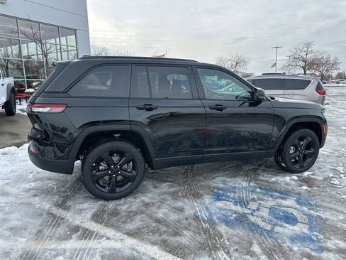 New 2025 Jeep Grand Cherokee Limited w/ Black Appearance Package AWD/4WD image 36