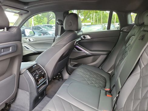 Used 2023 BMW X6 xDrive40i w/ M Sport Package AWD/4WD image 8
