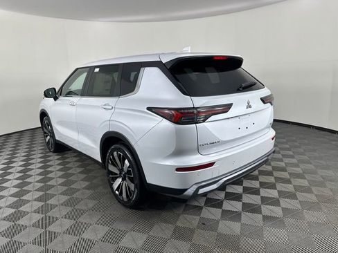 New 2026 Mitsubishi Outlander SE image 4