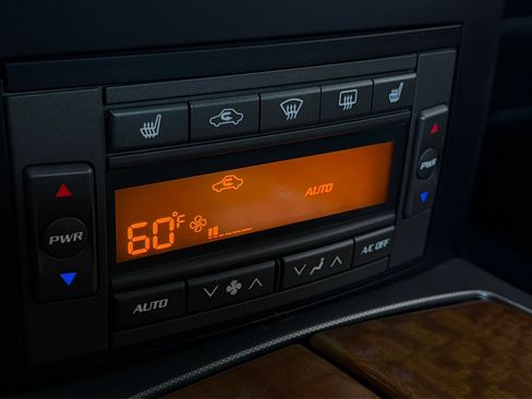 Used 2004 Cadillac XLR RWD image 28