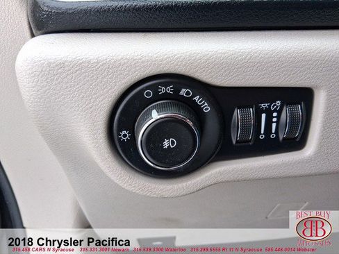 Used 2018 Chrysler Pacifica Touring-L image 21