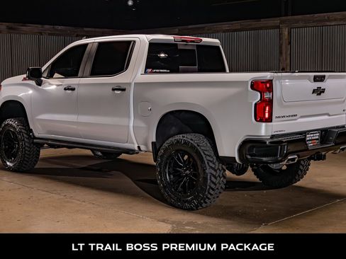 Used 2024 Chevrolet Silverado 1500 LT Trail Boss w/ LT Trail Boss Premium Package AWD/4WD image 7
