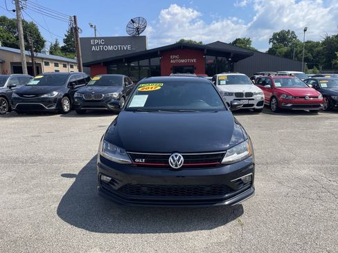 Used 2017 Volkswagen Jetta GLI FWD image 2