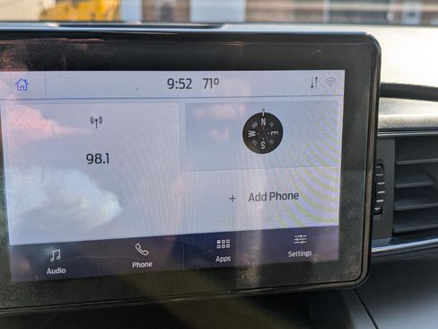 Used 2022 Ford Explorer XLT w/ Equipment Group 202A image 21