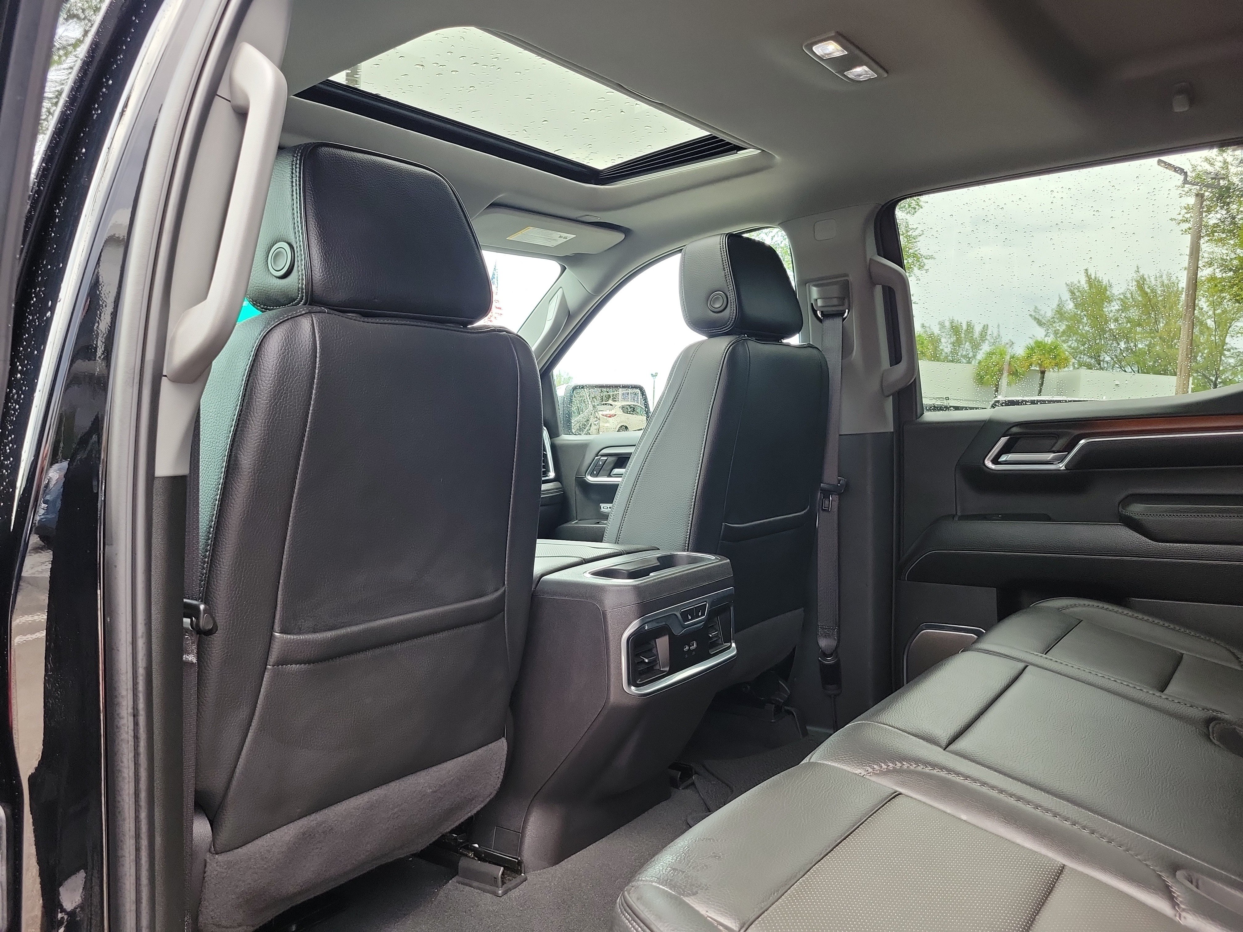 Used 2024 GMC Sierra 1500 Denali w/ Technology Package AWD/4WD image 16