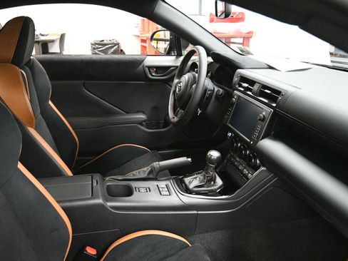 Certified 2025 Toyota GR86 Hakone Edition image 25