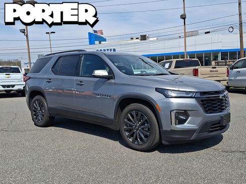 Used 2023 Chevrolet Traverse RS w/ LPO, Floor Liner Package image 1
