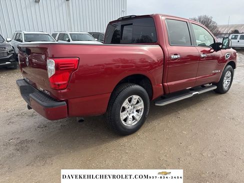 Used 2017 Nissan Titan SV image 6