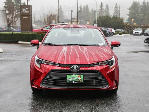 Used 2023 Toyota Corolla LE image 3