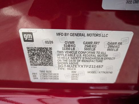 Used 2026 GMC Sierra 2500 AT4X image 24