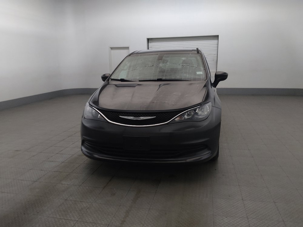 Used 2017 Chrysler Pacifica Touring FWD image 15